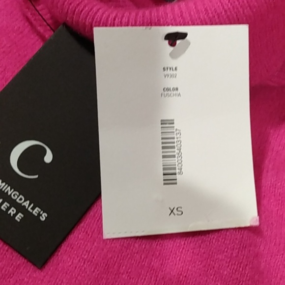 Cashmere sweater by Bloomingdales - Picture 7 of 13